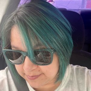 Meet your Posher, Courtney